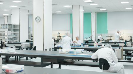 “Light Guide Optics International” iegūst prestižo “Red Dot Design Award” dizaina balvu