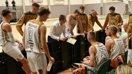 Jēkabpils basketbolisti iesāk sezonu ar sīvu cīņu 