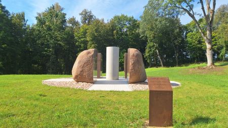 Latviešu valodas pamatlicējs Vecais Stenders svin 310 gadu jubileju