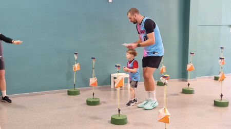 10 ģimenes pieveic pirmo Sportisko ģimeņu izaicinājumu