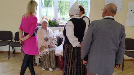 Aknīstes seniori svin svētkus