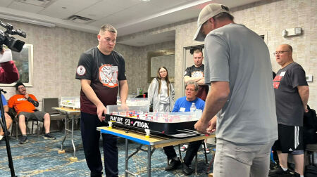 Jēkabpilietis Andrejs Kuzņecovs triumfē galda hokeja Pasaules tūres posmā ASV