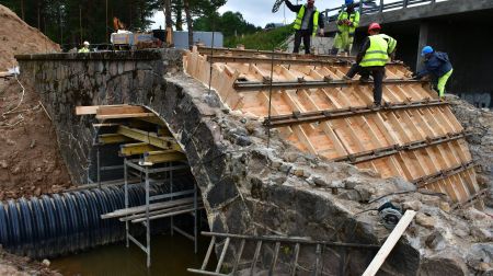 Pārbūvē seno Pelītes upes tiltu