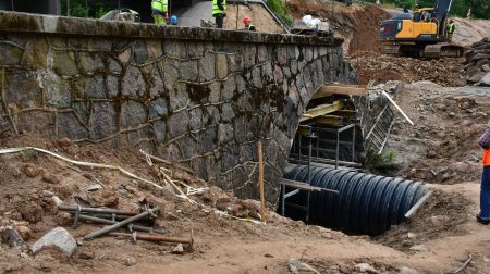 Pārbūvē seno Pelītes upes tiltu