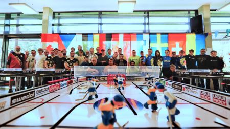 Jēkabpilieši godam pārstāv Latviju galda hokeja sacensībās