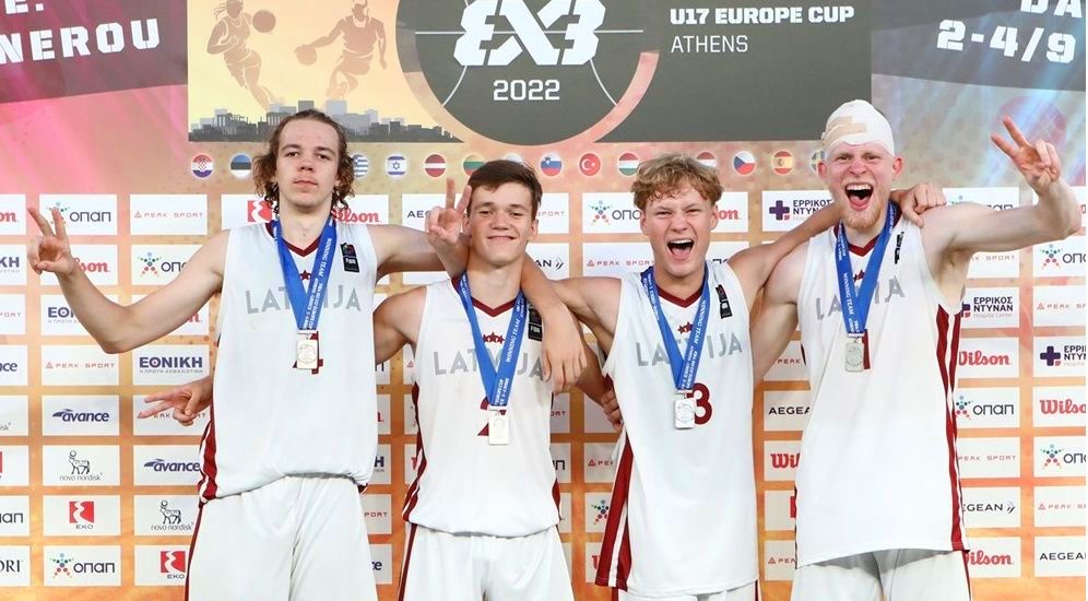 Latvijas U17 izlases puiši Eiropas čempionātā izcīna sudrabu