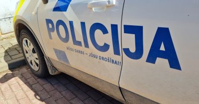 Neretas pagastā jaunietis brauc ar nereģistrētu auto