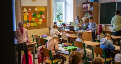 Pa&scaron;valdība apmeklē Jēkabpils novada izglītības iestādes