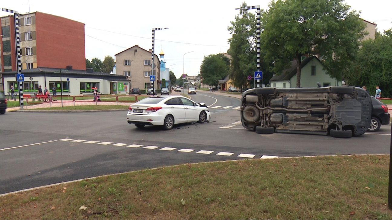 Jēkabpilī notikusi trīs automašīnu sadursme