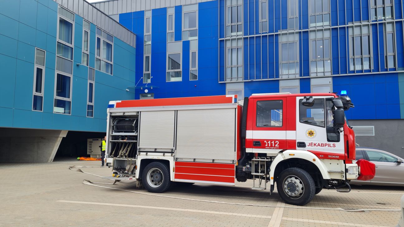 Jēkabpils Tiesu namā imitē ugunsgrēku