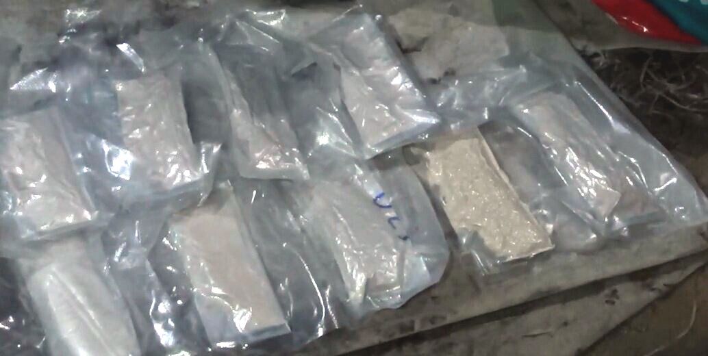 Pamestā ēkā Aizkrauklē atrod narkotiku slēpni