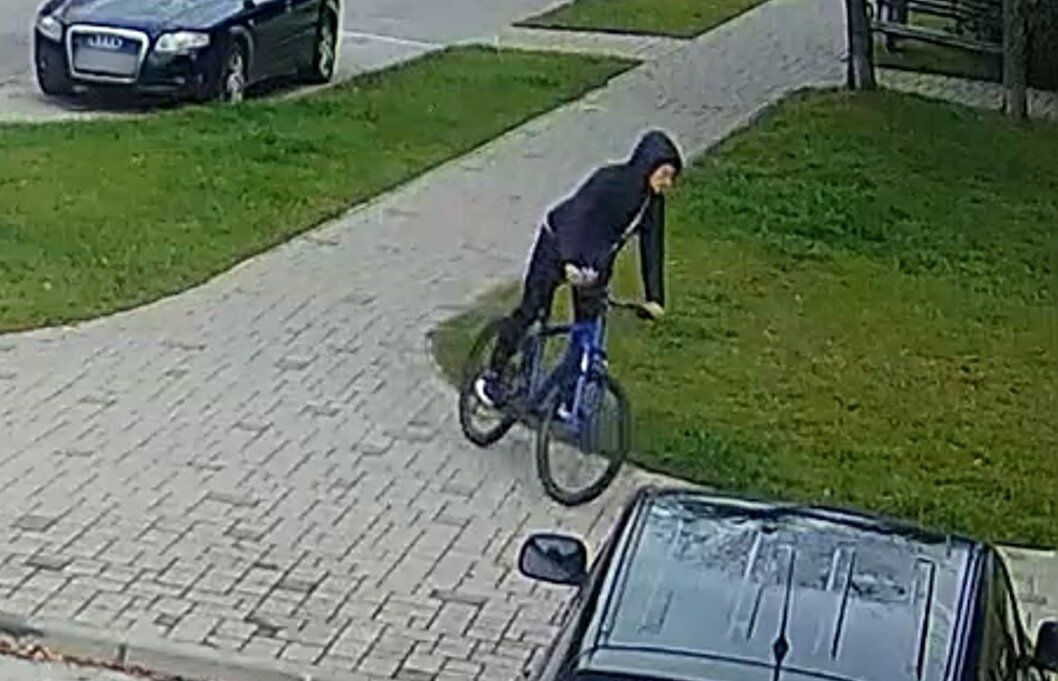 Policija lūdz palīdzēt atpazīt velosipēda zagli