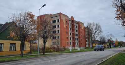 Līvānu novadā graustiem piemēros paaugstinātu nodokli