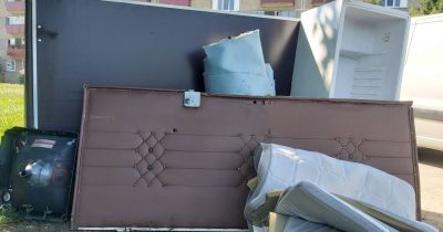 Lielgabarīta atkritumus nedrīkst atstāt pie sadzīves konteineriem