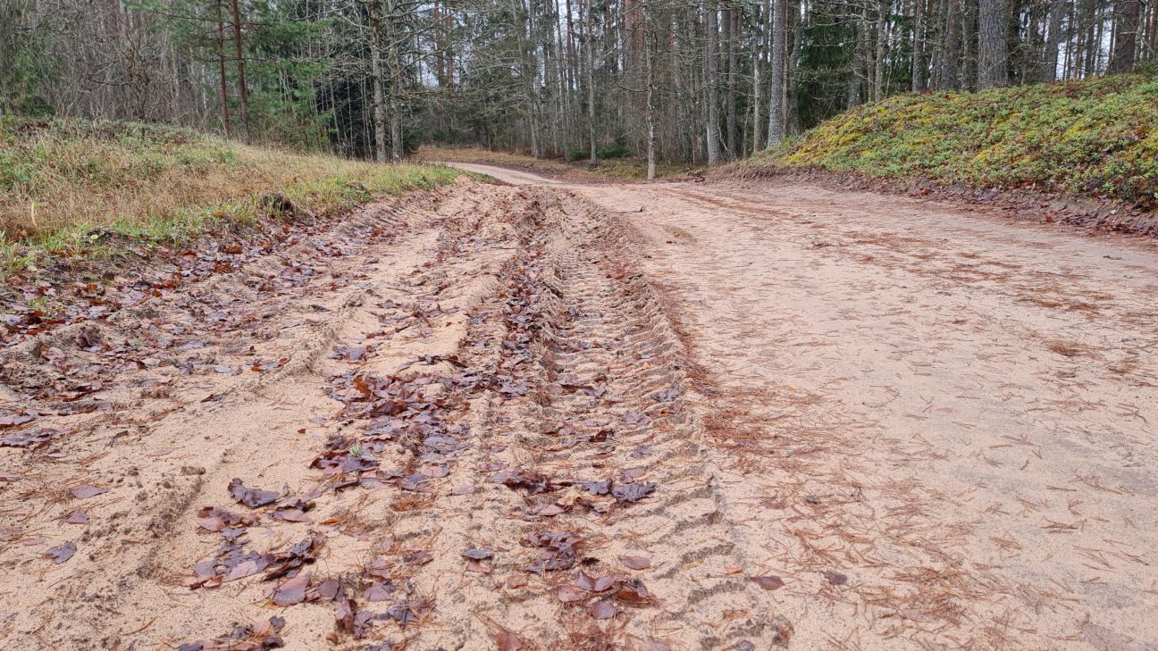 Uz laiku ierobežo transporta kustību uz vairākiem grants ceļiem Jēkabpils novadā