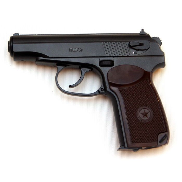 Jēkabpilī iereibis vīrietis sev līdzi nēsā pneimatisko ieroci