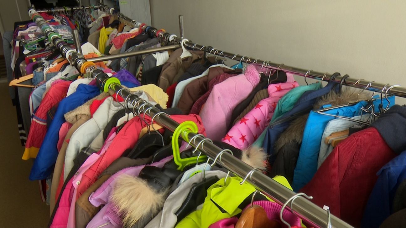 Aicina ziedot ziemas apavus un apģērbu Ukrainas bēgļiem