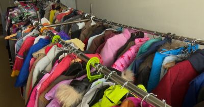 Aicina ziedot ziemas apavus un apģērbu Ukrainas bēgļiem