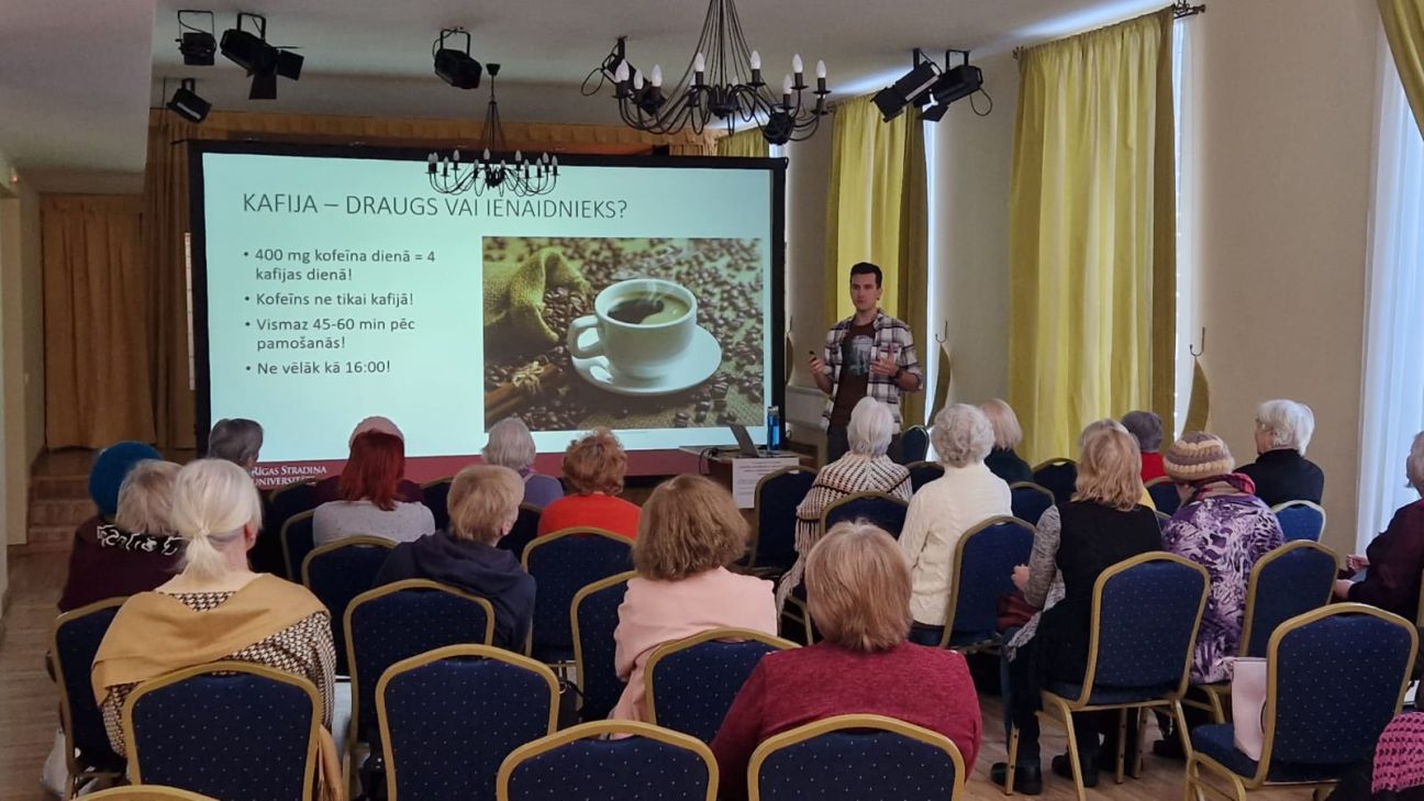 Līvānu seniori apmeklē lekciju par sirds un asinsvadu slimību profilaksi