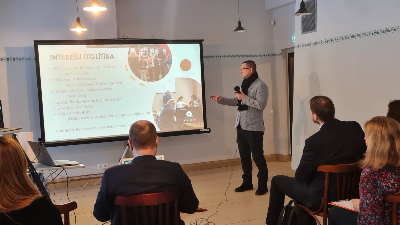 Jēkabpili apmeklē konkursa “Ģimenei draudzīgākā pašvaldība” komisija