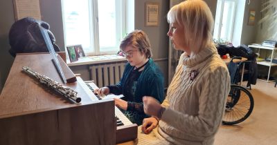 Mūzikā dzimusi draudzība &ndash; stāsts par Annu Līgu un Smaidu