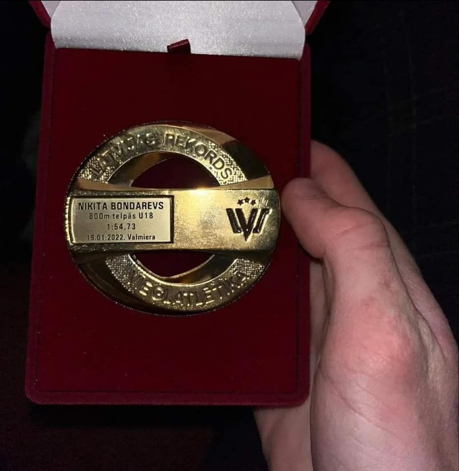 Līvānietis Nikita Bondarevs saņem Goda zīmi ceremonijā “Gada balva vieglatlētikā”