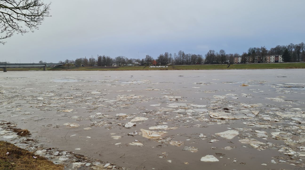 Daugavā pie Jēkabpils ūdens līmenis cēlies par aptuveni metru