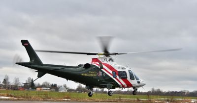 Situāciju Daugavā apseko ar helikopteru
