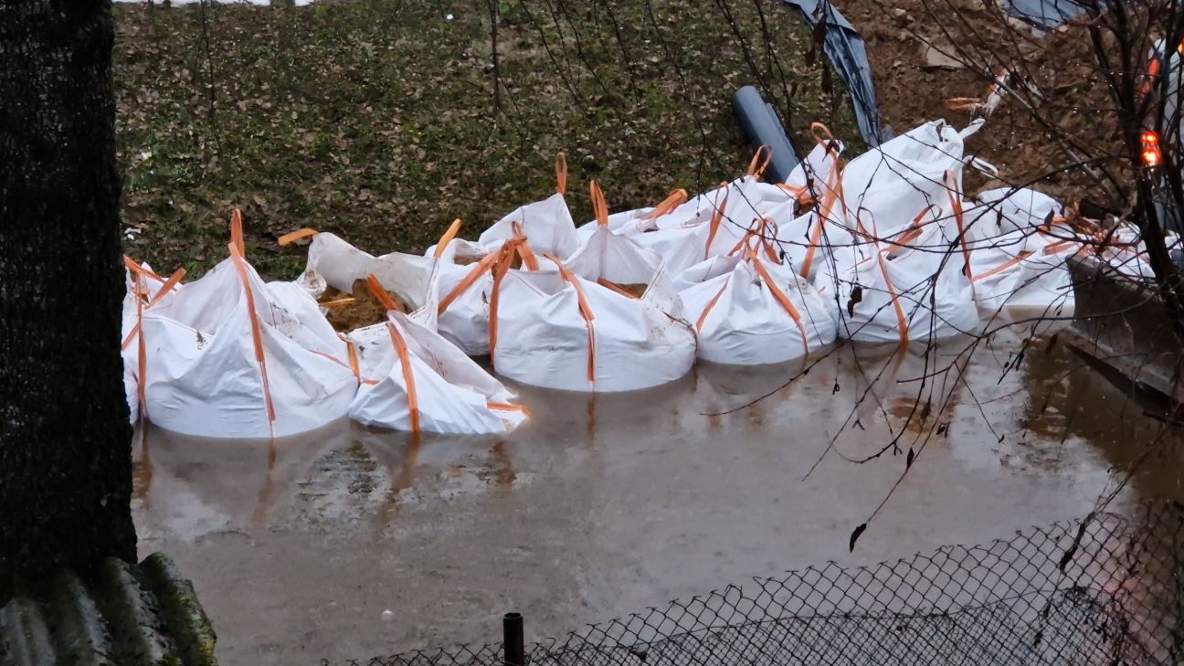 Jēkabpils iedzīvotāji aicināti neatstāt automašīnas Pļaviņu ielas posmā no Viestura ielas līdz klosterim