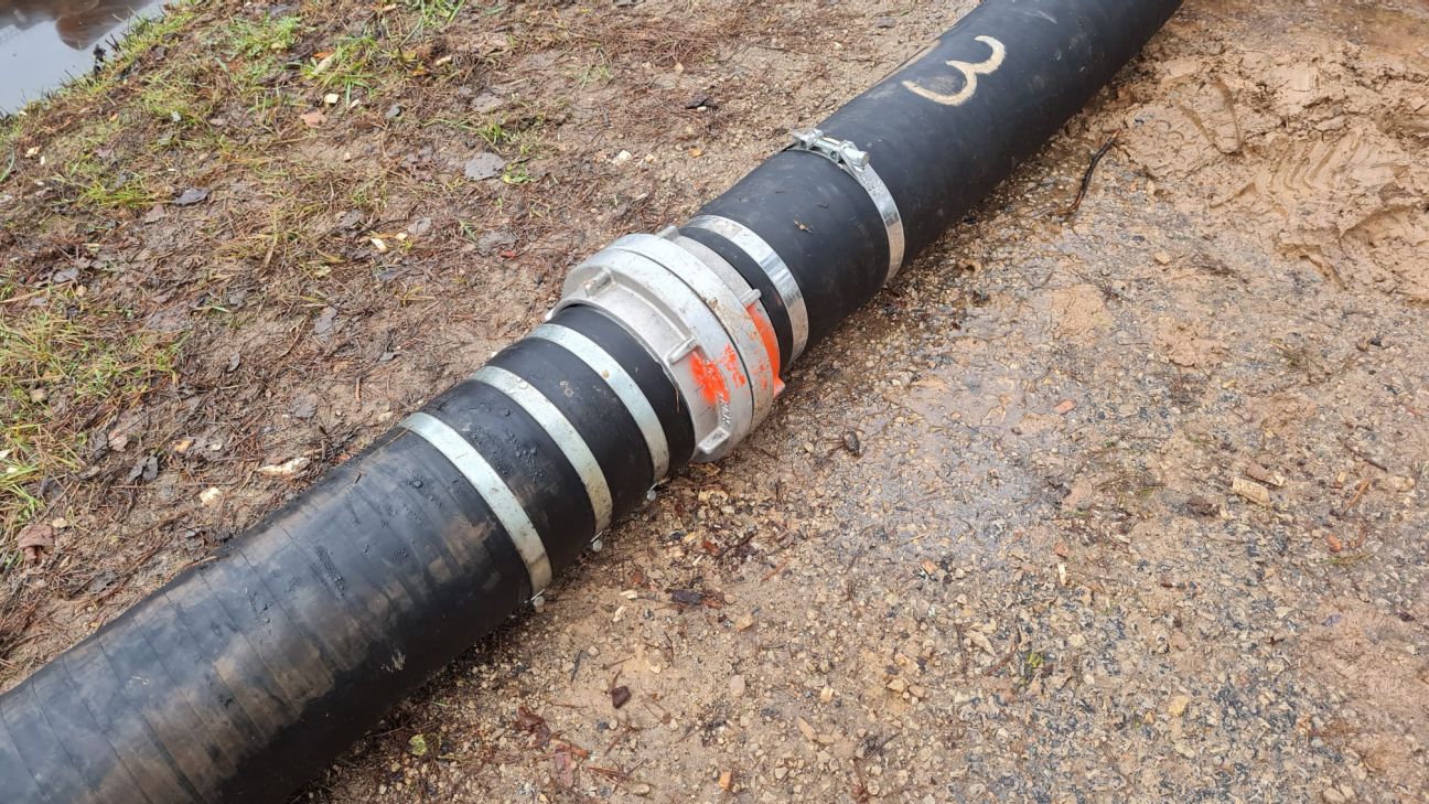 Ābeļos turpinās ūdens atsūknēšana