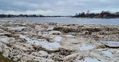 Daugavā pie Jēkabpils ūdens līmenis turpina kristies