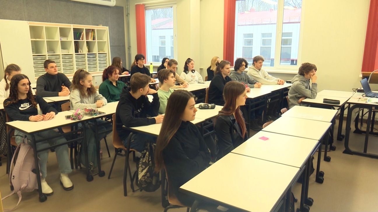 Jēkabpils Valsts ģimnāzijas kolektīvs ir atgriezies savās telpās