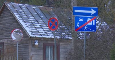 Turpmāk ceļazīmju un stāvvietu izvieto&scaron;ana jāsaskaņo ar pa&scaron;valdību