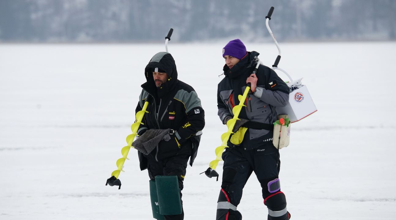 Baļotes ezerā noritējis Latvijas čempionāta zemledus makšķerēšanā 2.posms