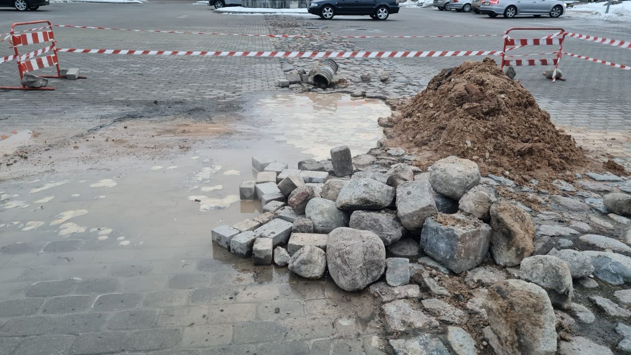 Jēkabpils centrā notikusi siltumtrases avārija