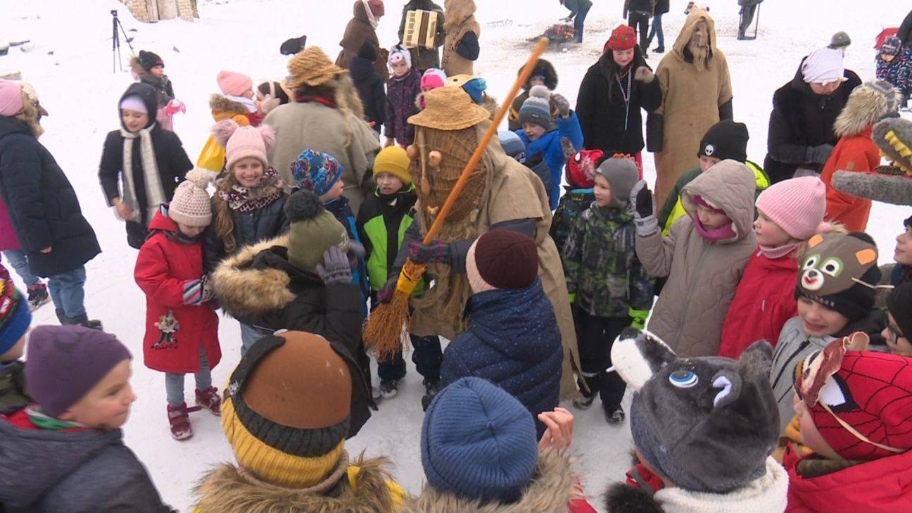 Līvānos ar jestrām izdarībām svin Aizgavēni jeb Meteņus