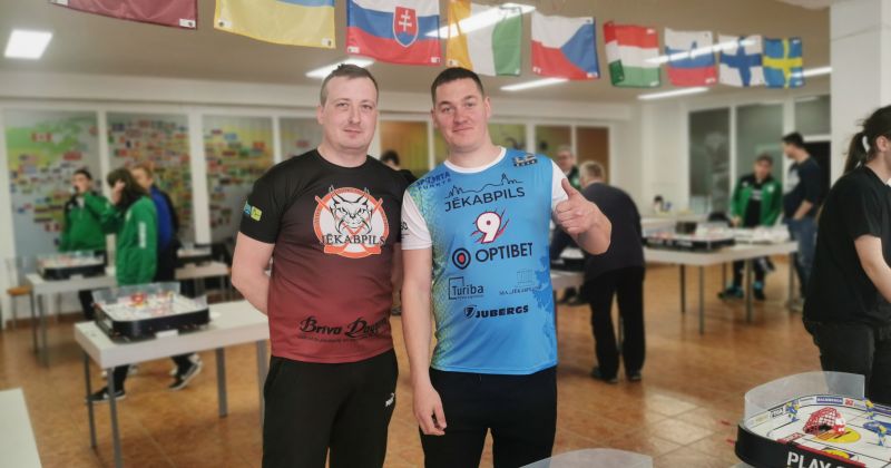 Jēkabpilietis iekļūst pasaules tūres galda hokejā izslēg&scaron;anas spēlēs
