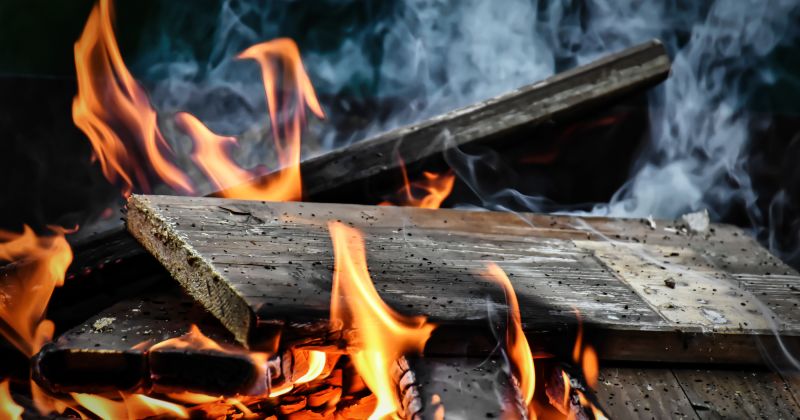 Sēlpils pagastā ugunsgrēkā sadeg saimniecības ēka