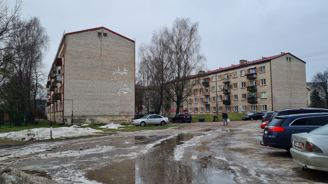 Namu pārvalde atgādina – pagrabu ejas nedrīkst aizšķērsot ar sadzīves mantām