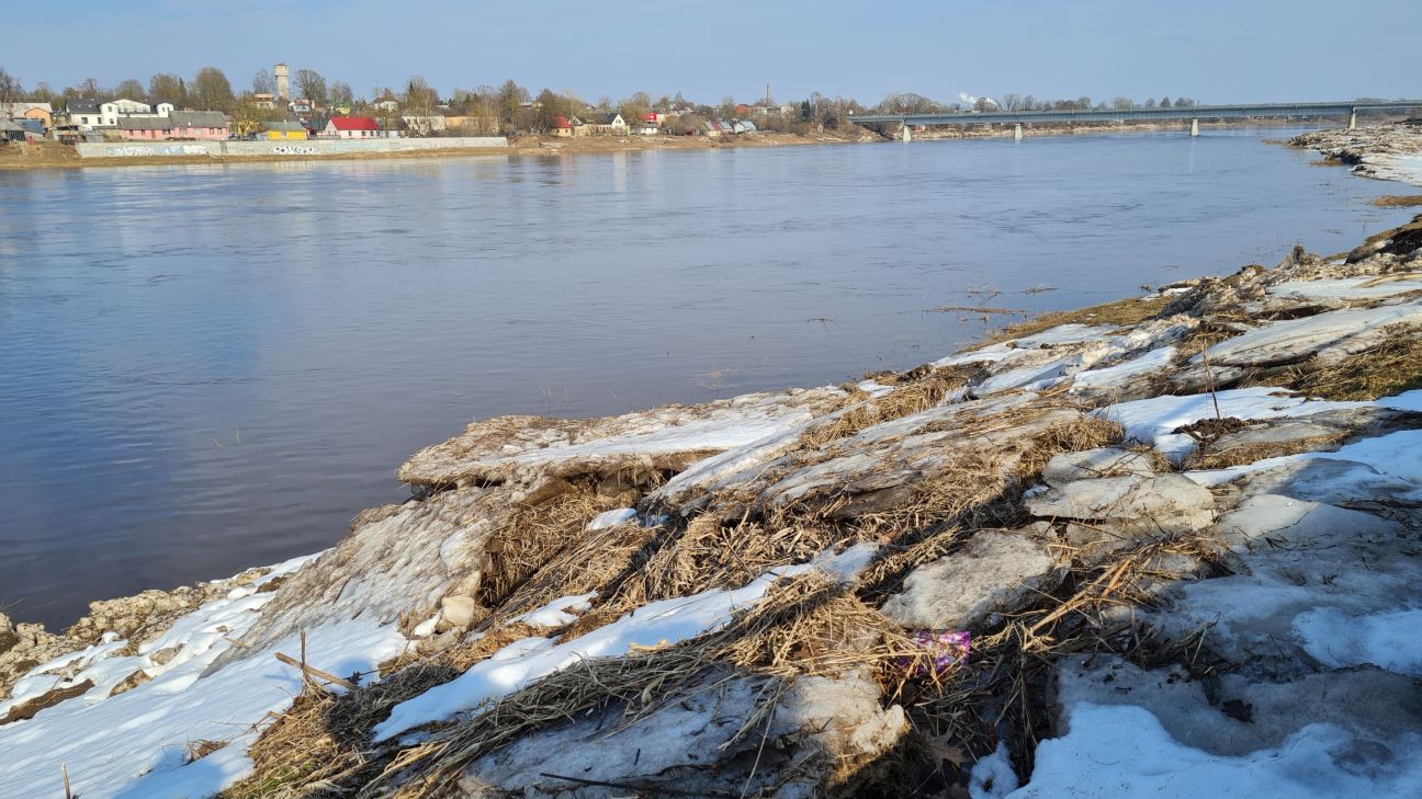 Spēkā dzeltenās pakāpes brīdinājums par augstu ūdenslīmeni upēs