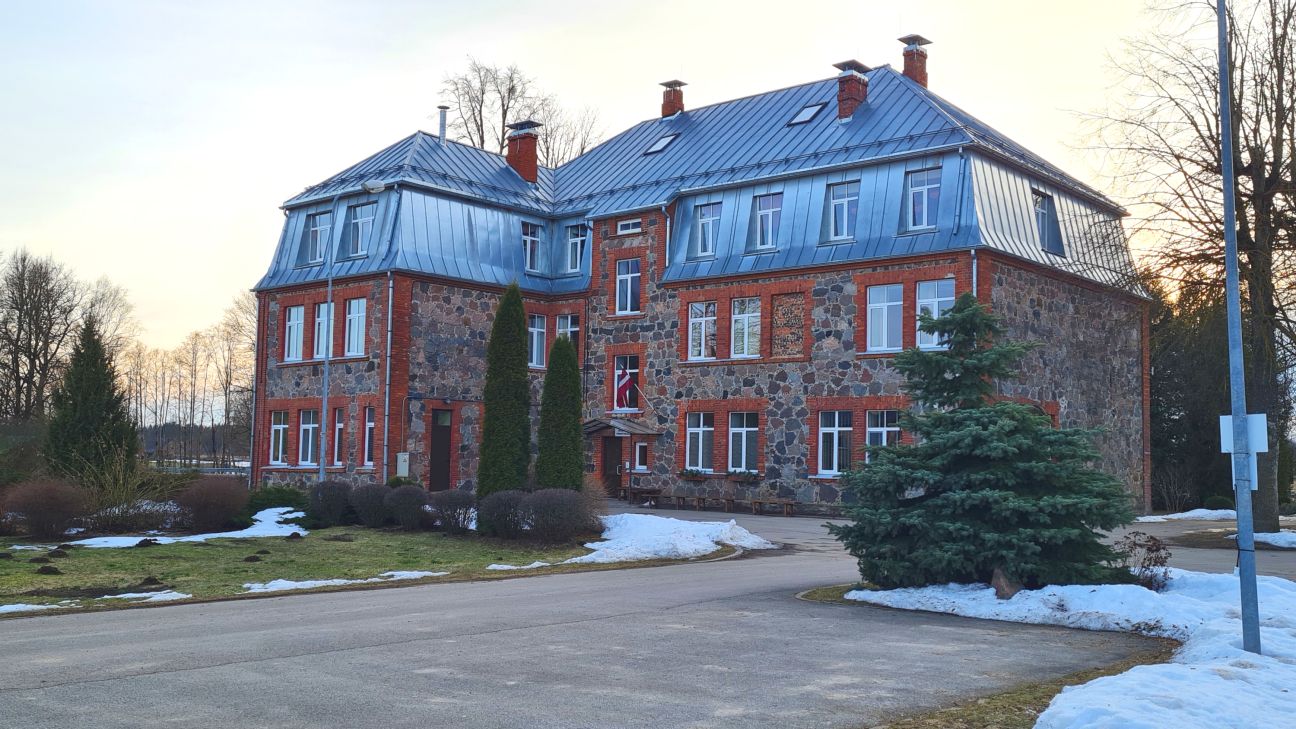 Izglītības un zinātnes ministre uzsver, ka skolu reforma ir neizbēgama