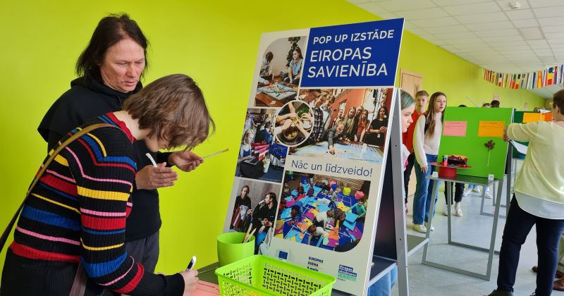 Līvānu skolēni veido izstādi un piedalās prāta spēlēs par ES
