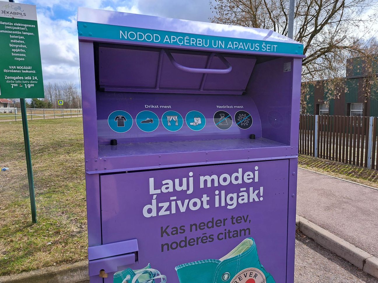 Jēkabpilī uzstāda vēl vienu tekstila šķirošanas konteineru