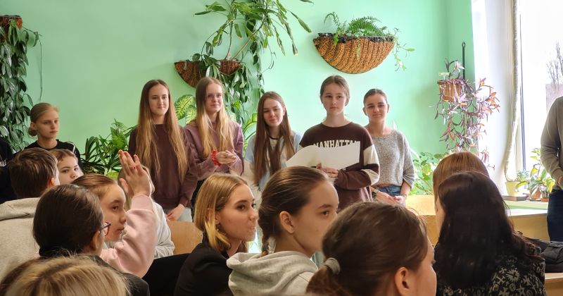 Līvānu jaunie&scaron;i tiekas ar Eiropas cilvēku Latvijā un veido demokrātijas taku