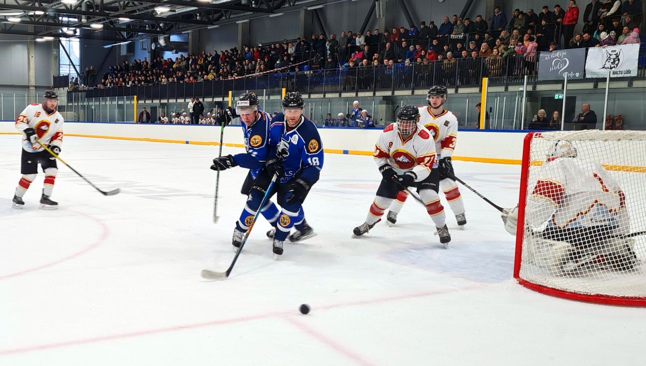 Jēkabpils novada čempionāta hokejā pirmajā finālspēlē uzvaru gūst komanda “Jēkabpils”