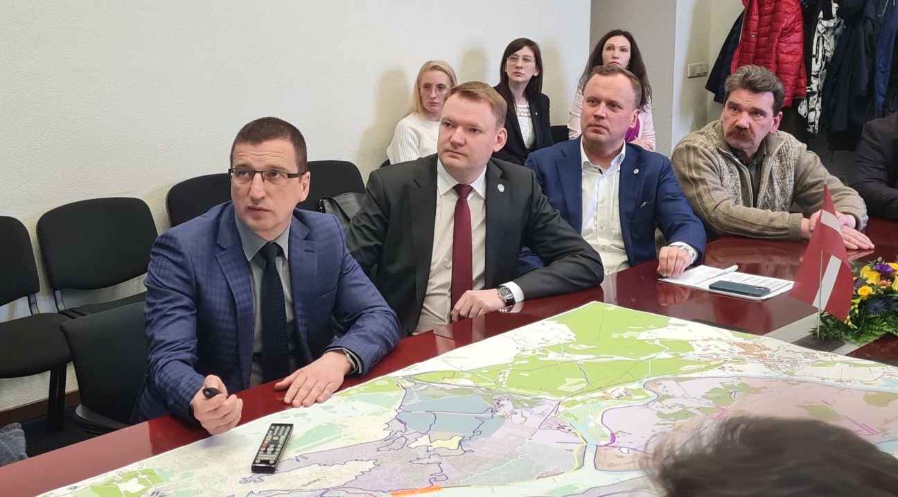 Jēkabpili apmeklē Saeimas frakcija “Apvienotais saraksts”