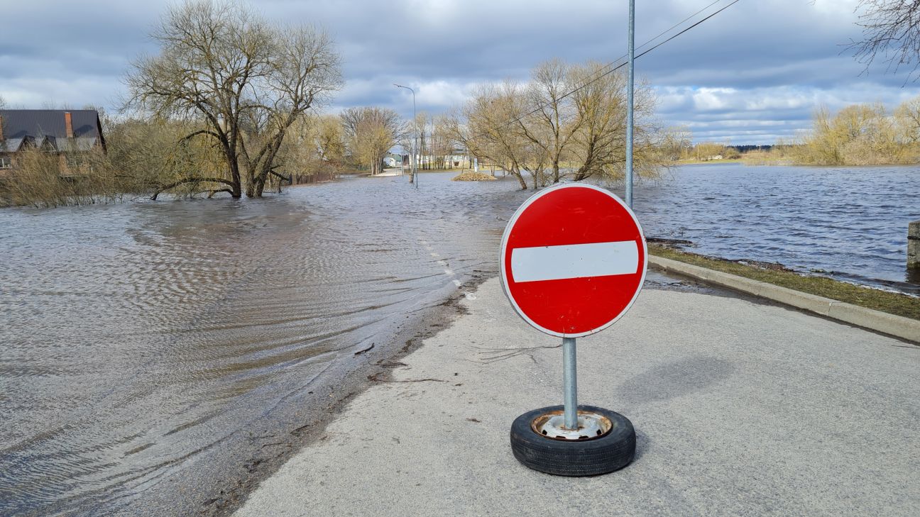 Līvānu novadā applūduši vairāki autoceļu posmi