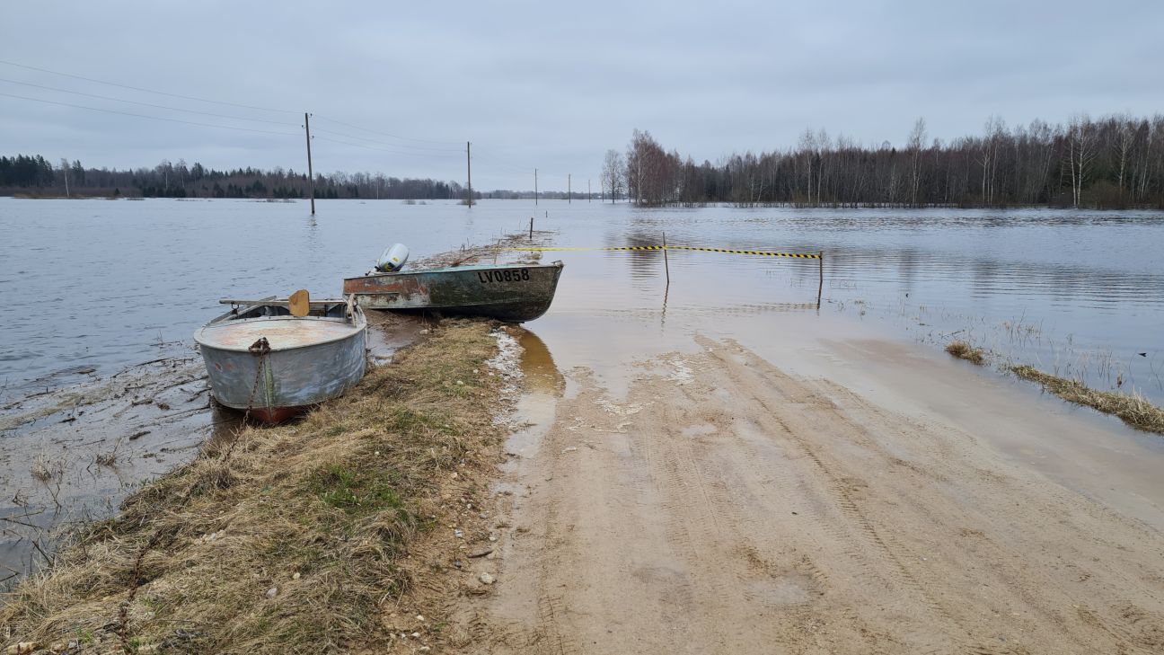 Applūdušas piecas saimniecības Dunavas pagastā