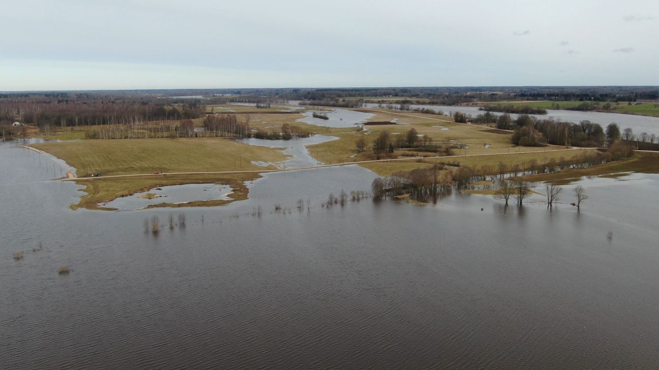 Dunavas pagastā ūdens līmenis krītas