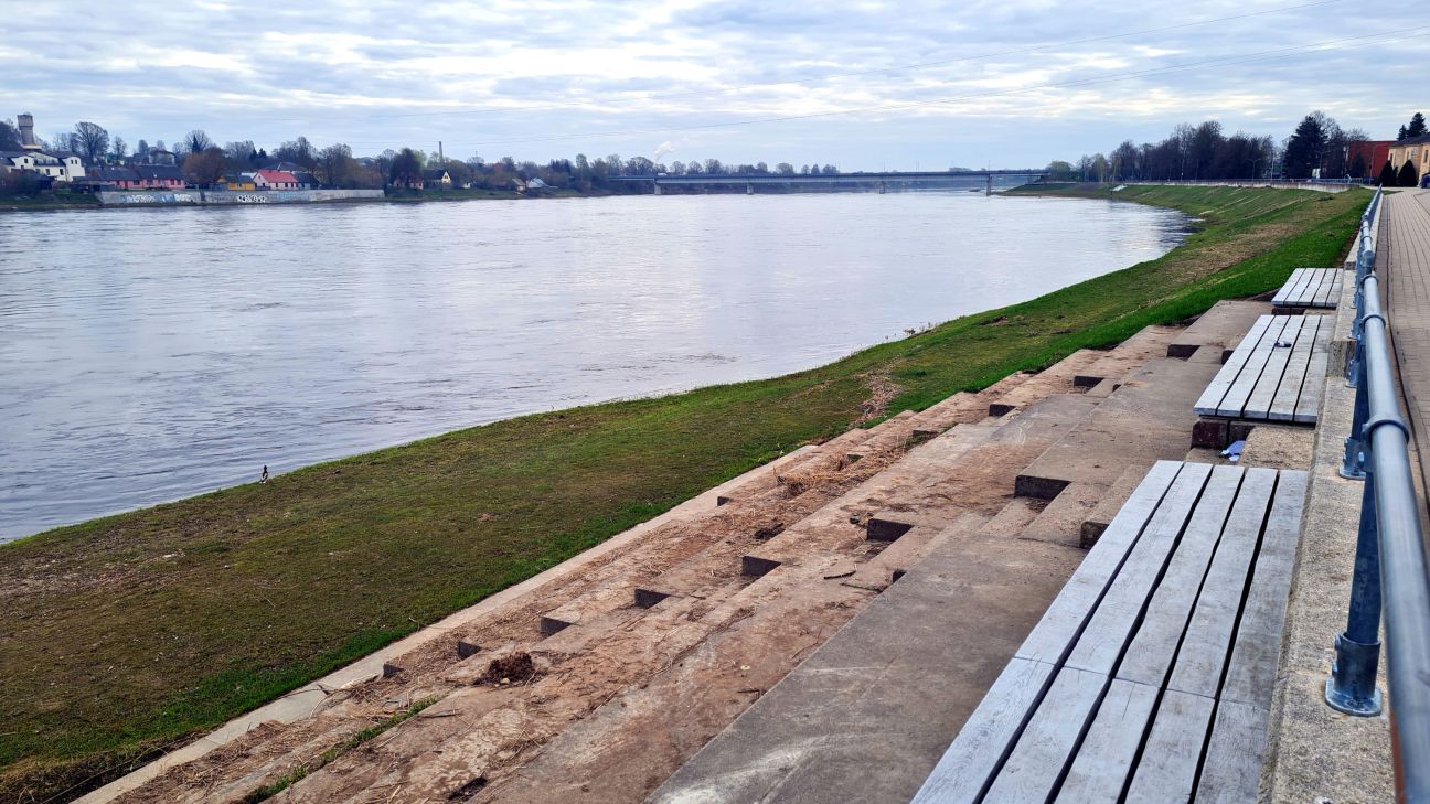 Ūdens līmenis Daugavā turpina pazemināties